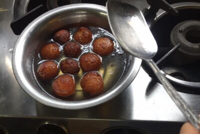 Private Half-Day Mumbai Cooking Class - Inside the cooking lesson: hands-on help and spice timing