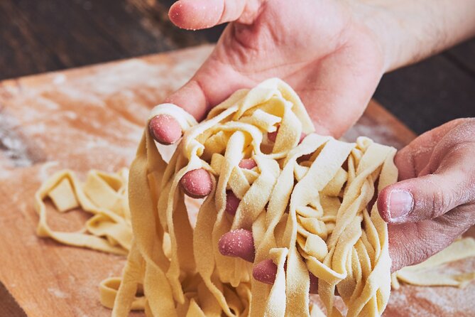 Private Home-Made Pasta Cooking Class in Pisa. - Welcome Aperitivo and Wine: The Taste-First Warmup