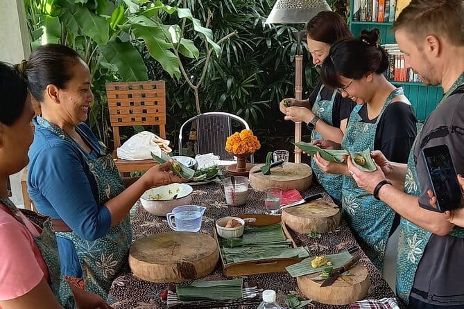 Private Javanese Cooking Class with Dotty in Tumbak Bayuh, Canggu - The class flow inside Dotty’s home (what you’ll actually do)