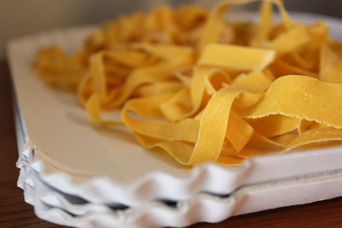 Private Market Tour and Cooking Class in Bologna with Giovanna C - Where you begin: Piazza del Nettuno and an easy start