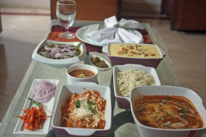 Private Market Tour and Vegetarian Cooking Class in Mumbai - Punjabi Cooking in a Real Home Kitchen