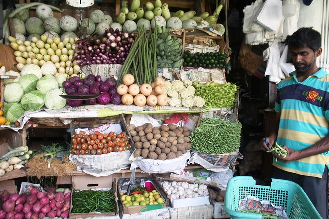 Private Market Visit and Cooking Class with Private Transfers from Kandy Hotels - Drinks and the Family Table Meal
