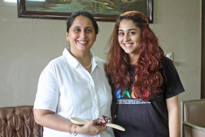 Private Mumbai Home Cooking Lesson and Grant Road Market Tour - Inside the Apartment Kitchen: The Practical Cooking Lesson