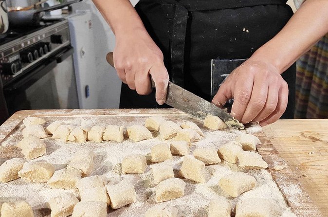 Private Sicilian Vegetarian Cooking Class at a Farmhouse in Noto - The Hands-On Class: Salvia Fritta, Salad, and Pasta al Limone