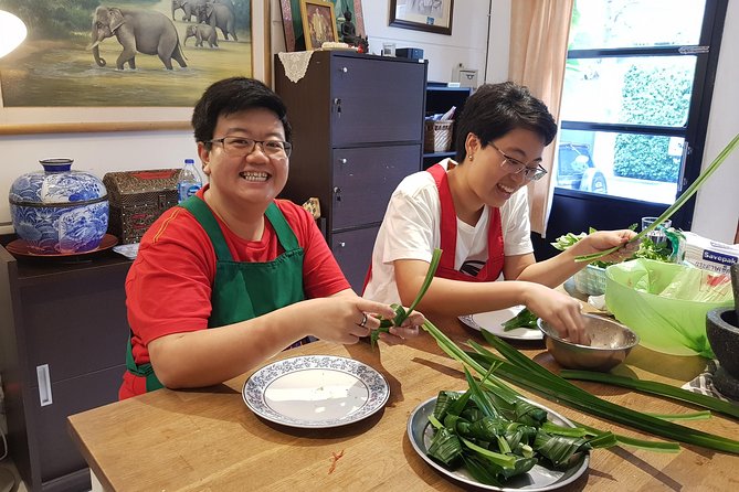 Private Thai Home Cooking Lesson (since 2004) - Stop 1: Thai home cooking and choosing your dishes like a local