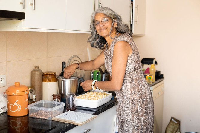 Private Traditional Portuguese Cooking Class in Lisbon with Paula - The Welcome Drink and Appetizers: Portuguese Flavor Starts Right Away