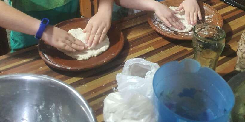 Private Traditional Sri Lankan Cooking Class in Kandy - Meeting the Team: Chitra’s Guidance and a Welcoming Local Touch