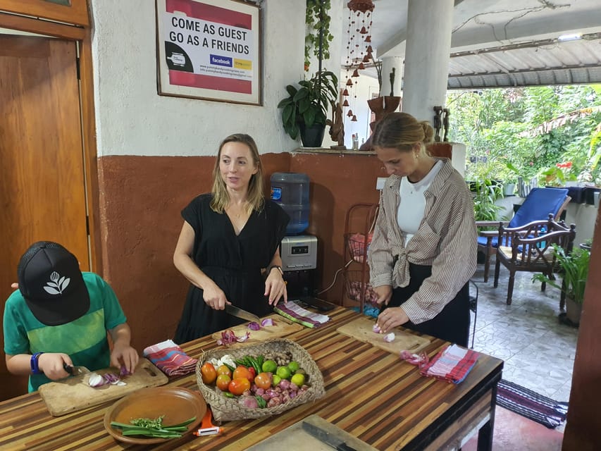 Private Traditional Sri Lankan Cooking Class in Kandy - Choosing Ingredients: The Market Step That Makes Everything Click