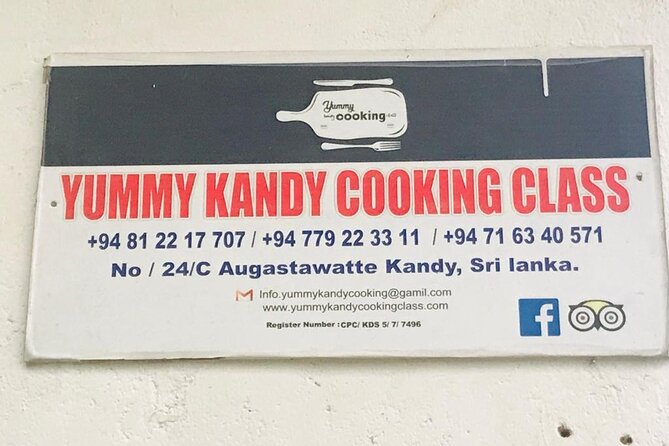 Private Traditional Sri Lankan Cooking Class in Kandy with Hotel Transfers - Choosing Your Curry (and Taking the Knife in Hand)