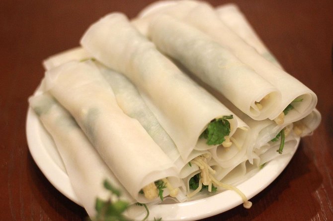 Private Vietnamese Cooking Class in Hanoi with a Local - Meeting your host in Hanoi: where the day starts
