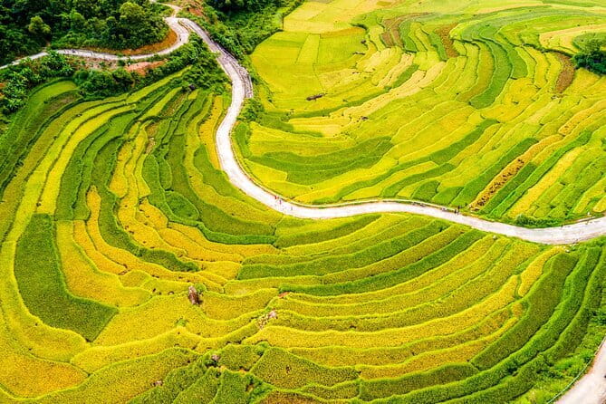 Pu Luong Day Tour: Trekking Villages, Bamboo Rafting & Waterfall - Lan Village silk weaving and Chieng Lau waterwheels