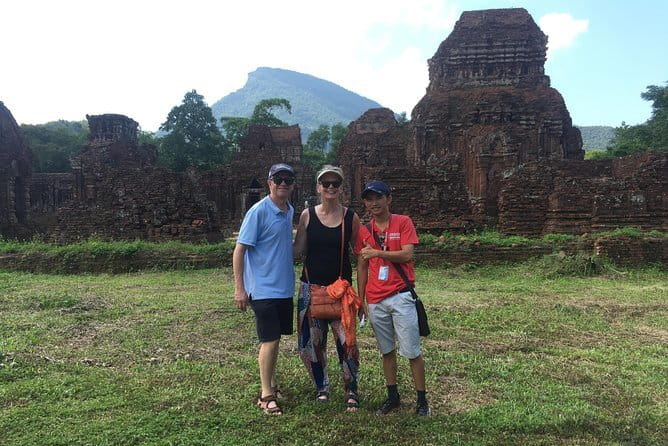 Pu Luong Day Tour: Trekking Villages, Bamboo Rafting & Waterfall - 4km trek to Cham Stream: what the walk feels like