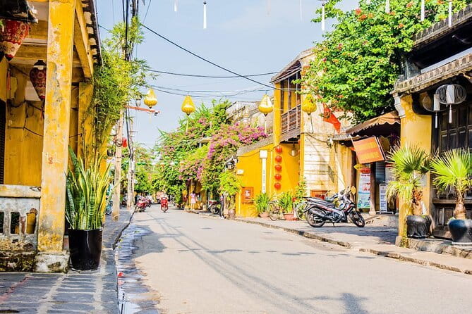Pu Luong Day Tour: Trekking Villages, Bamboo Rafting & Waterfall - Lunch on a bamboo boat and family hospitality moments