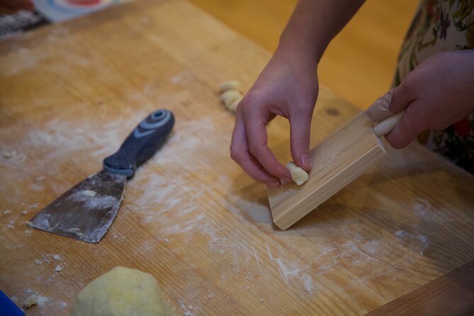 Rialto Market Tour and Italian Cooking Class with a local - Mercati di Rialto With Chef Lorenzo: What Fresh Actually Means