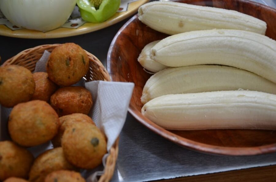 Rio de Janeiro: Brazilian Cooking Class in Rio de Janeiro - Chef Simone’s teaching style: safety, conversation, and food stories