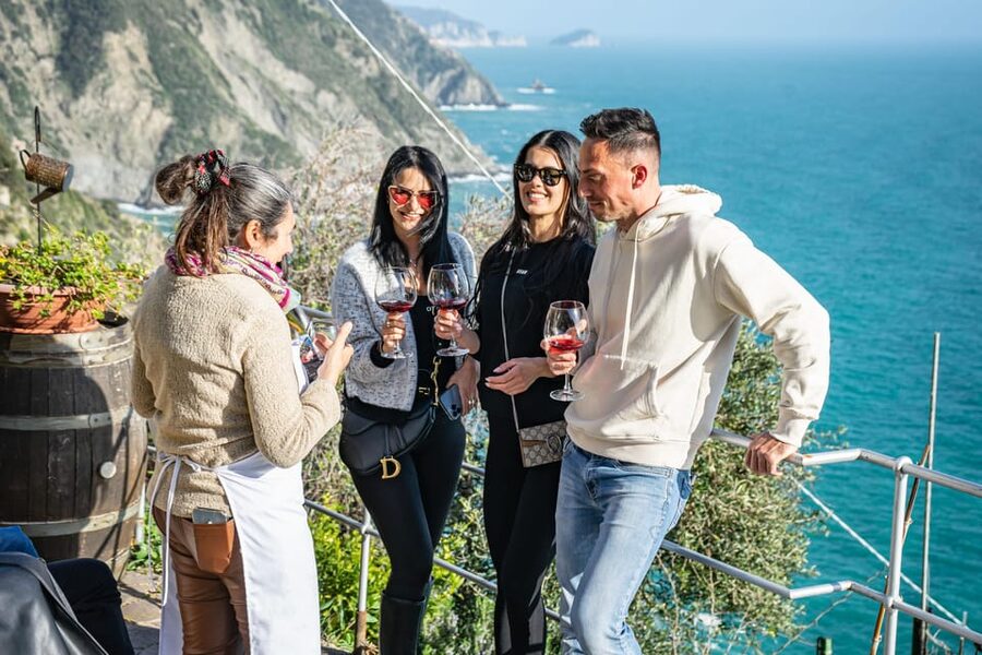 Riomaggiore: Cooking Class at a Local's Home - The tasting: local wine with what you made
