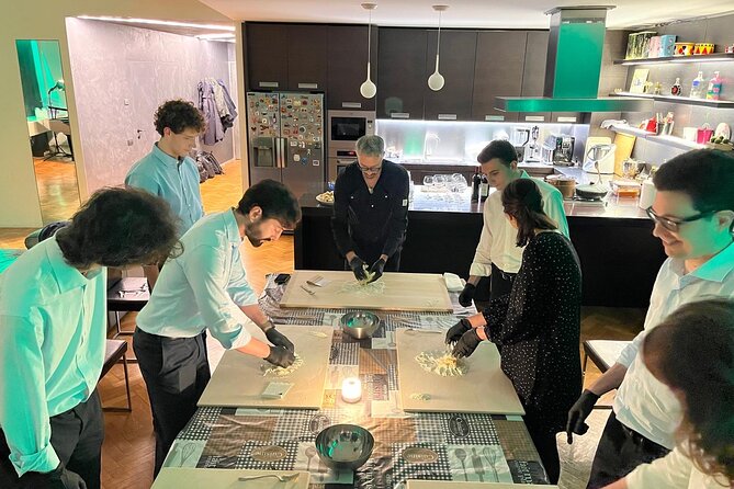 Rockin kitchen : Fresh Pasta lesson with Music Aperitif Dinner - Sauces, Vegetarian Noodles, and Dessert You Finish in Your Seat