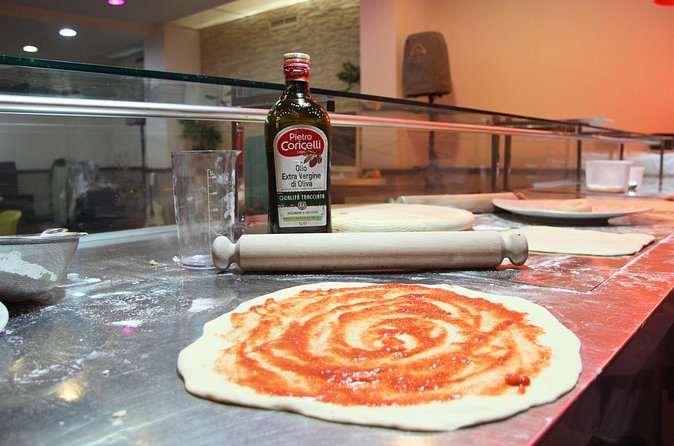Roman Style Pizza Cooking Class & Spritz Flow in Rome - Lunch Setup: Eat Together, Sip Included, Finish with Coffee or Tea