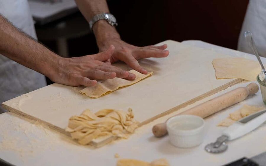 Rome: 3-in-1 Fettuccine, Ravioli, and Tiramisu Cooking Class - Getting There: The Key Location Detail You Need