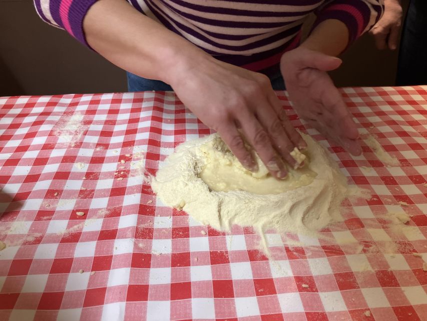 Rome Cooking Class: Handmade Tonnarelli Pasta & Tiramisu - Meal Time at the Osteria: Wine, Sauce, and the Social Part