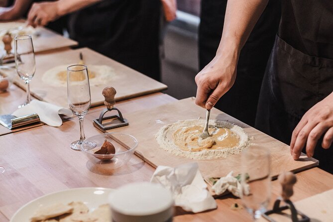 Rome Cooking Class: Make Pasta, Dine & Drink Wine With Local Chef - Trastevere Meeting Point: Start in the Right Roman Mood