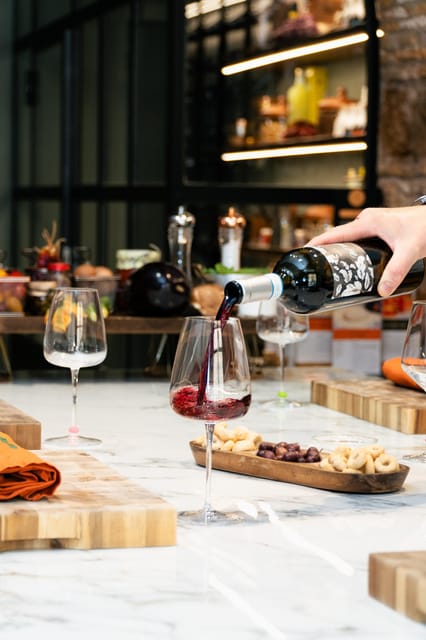 Rome: Cooking Class - Pizza & Gelato with Free Flowing Wine - Via della Polveriera office near Colosseo Metro Station: how to show up ready
