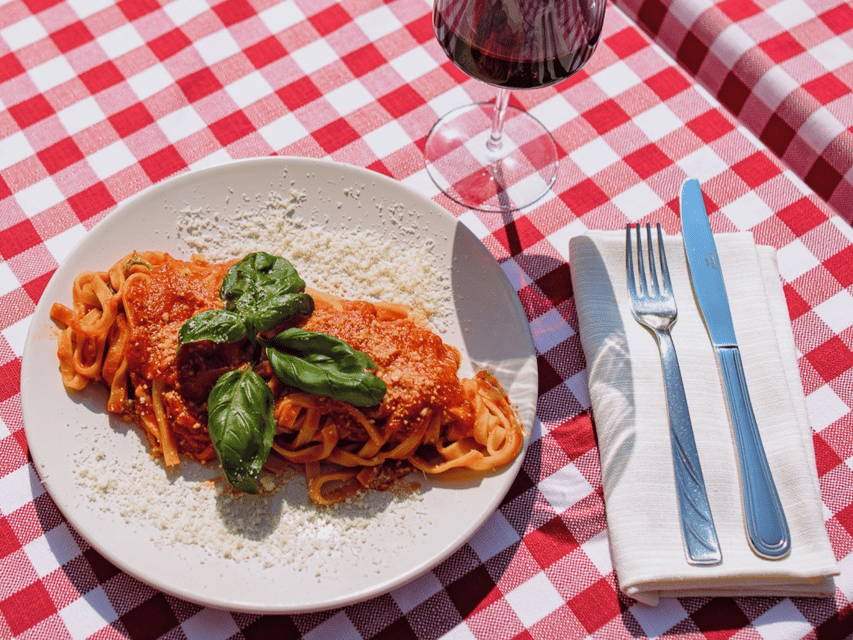 Rome: Fettuccine Pasta Cooking Class in Rome's City Center - Piazza Navona as Your Pasta Classroom: Meeting at Ristorante Tucci