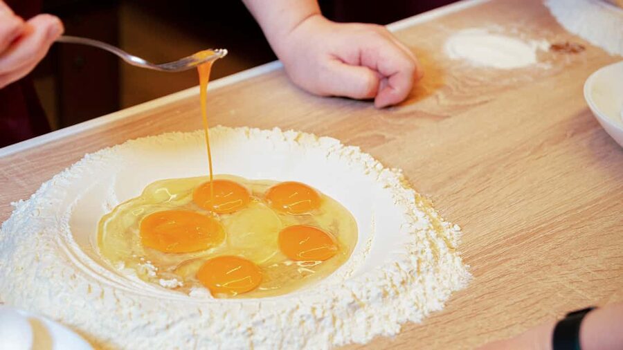 Rome: Pasta and Tiramisu Cooking Class with Prosecco - Cooking With a Local Chef: Notes on Style, Language, and Pace