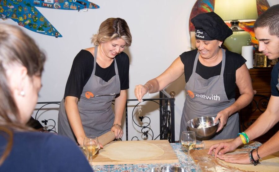 Rome: Pasta and Tiramisu Shared Cooking Class with Wine - Gianicolo Hill meeting point: the entrance you have to find