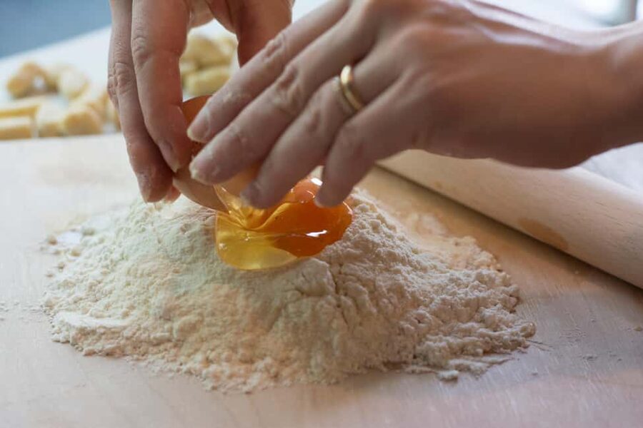 Rome: Pasta, Ravioli, and Tiramisu Cooking Class with Wine - Meeting at Pummare Restaurant above Trionfale Market