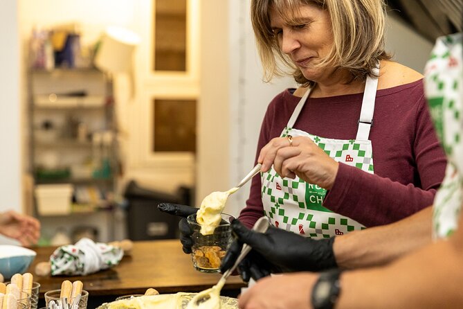Rome: Pizza and Tiramisu Cooking Class near the Colosseum - Family-friendly energy without losing the adults