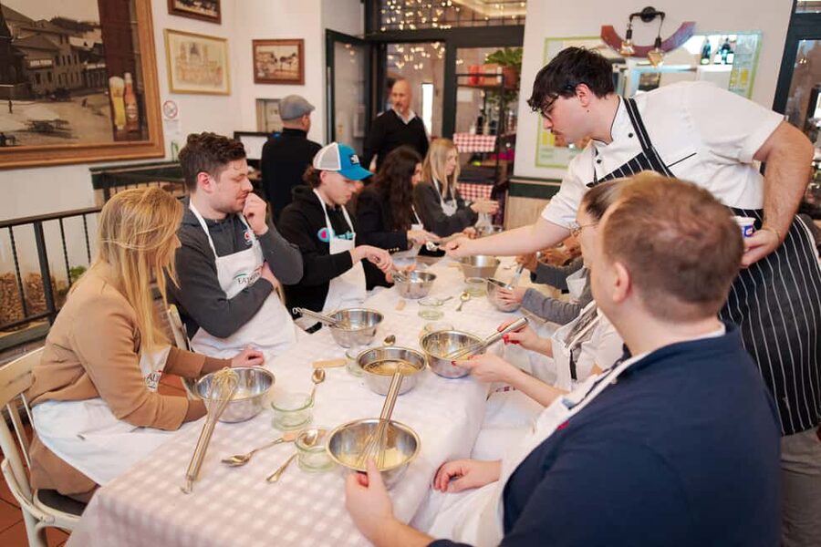 Rome: Pizza Cooking Class in Piazza Navona with Drinks - Why This Pizza Class in Piazza Navona Works