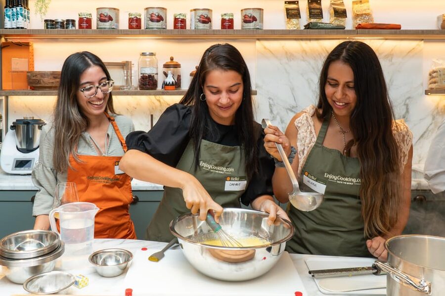 Rome: Pizza & Gelato Cooking Class + Private Chef - Key moments that make this class worth your time