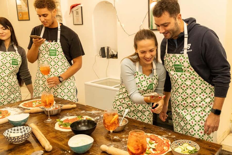 Rome: Pizza Making Cooking Class With Spritz Cocktails - The Social Roman Dinner Vibe: Food, Laughter, and New Connections