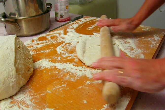 Rome: Private Pizza Making Home cooking class with a local - Key things I’d highlight before you go