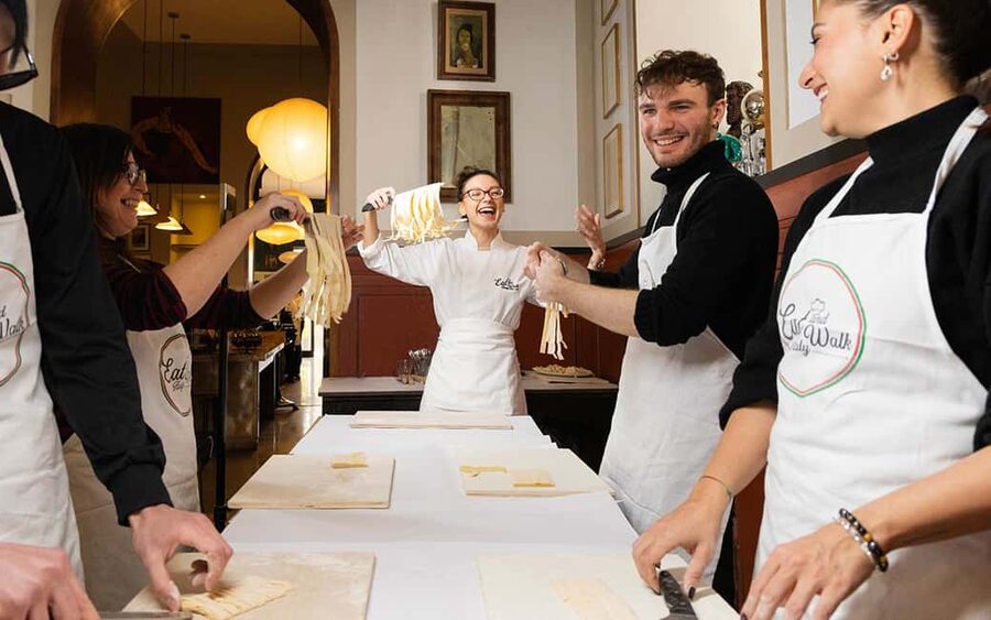 Rome: Ravioli, Fettuccine and Tiramisu Cooking Class - Ravioli from scratch: ricotta filling with butter and sage