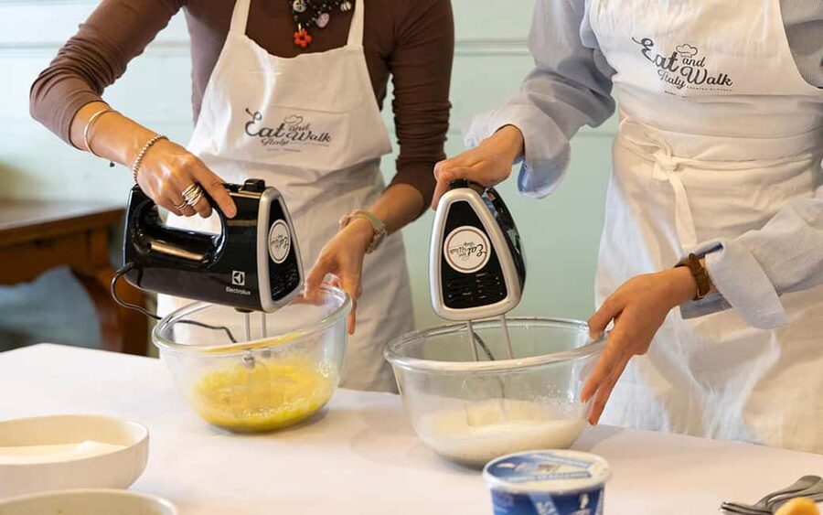Rome: Ravioli, Fettuccine and Tiramisu Cooking Class - Inside the kitchen: where you start and how the evening game plan works