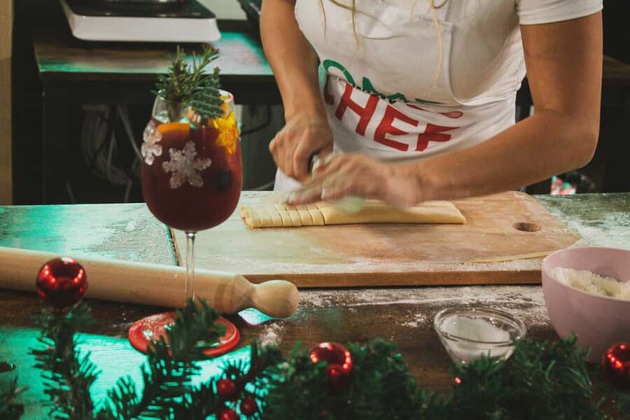 Rome: Spritz & Spaghetti Cooking Class - Sauce Lesson Time: Carbonara or Cacio e Pepe (Your Pasta’s Best Friends)