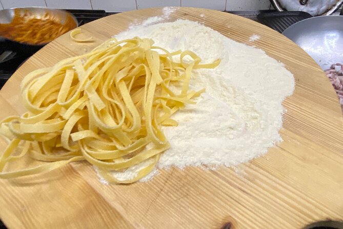 Rome - Tagliatelle Cooking Class with sit down Meal & Prosecco - Getting There: Meeting Near the Spanish Steps Without Stress
