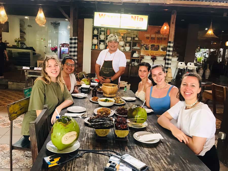 Seminyak: Vegetarian Cooking Class - Back in the kitchen: how vegan Balinese flavors come together