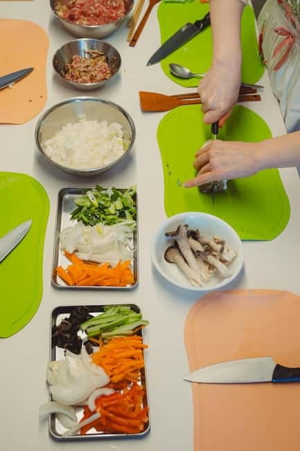Seoul: Authentic Korean Cooking Class and Market Tour - Price and Value: Is $69 Worth 210 Minutes?