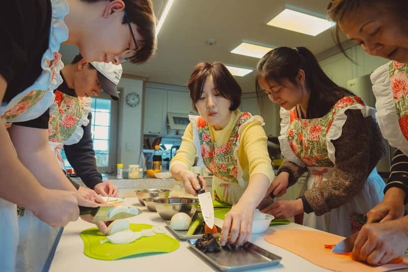 Seoul: Authentic Korean Cooking Class and Market Tour - Should You Book This Seoul Cooking and Market Tour?