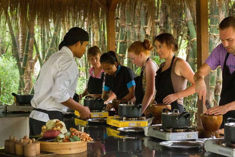 Siem Reap: Half-Day Cambodian Cooking Class - Market Shopping Like a Local, With Sofia Guiding the Questions