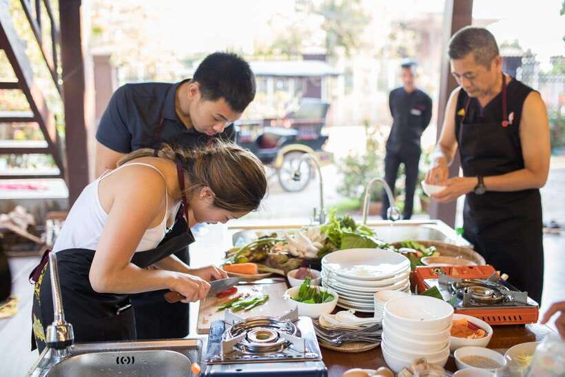 Siem Reap: Khmer Cooking Class at a Local's Home - Garden glimpses and ingredient context you can’t get from a classroom