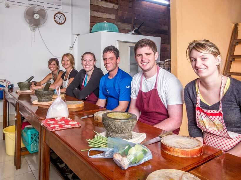 Siem Reap: Morning Cooking Class & Market Tour - Guides and Chefs: English Support That Helps You Cook
