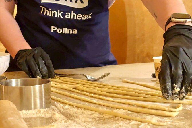 Siena: Pasta and Tiramisu Small Group Cooking Class with Wine - The sit-down lunch or dinner makes the class feel worth it