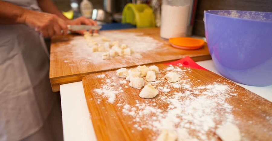 Siracusa: Pasta & Tiramisu Cooking Class at a Local's Home - Rolling Sfoglia by Hand (and Why It Helps at Home)