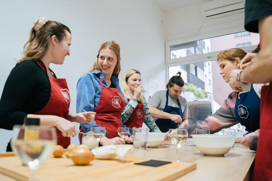 Slovenia: Belokranjska Pogača Cooking Class - Tasting, drinks, and what to notice when your pogača comes out
