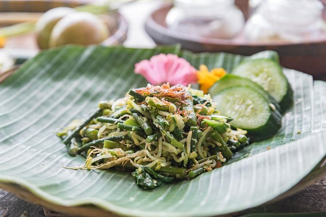 Small-Group Farm Tour & Balinese Cooking Class in Ubud with Kadek - Ubud Pickup, Straw Hats, and a 5-Hour Day Plan