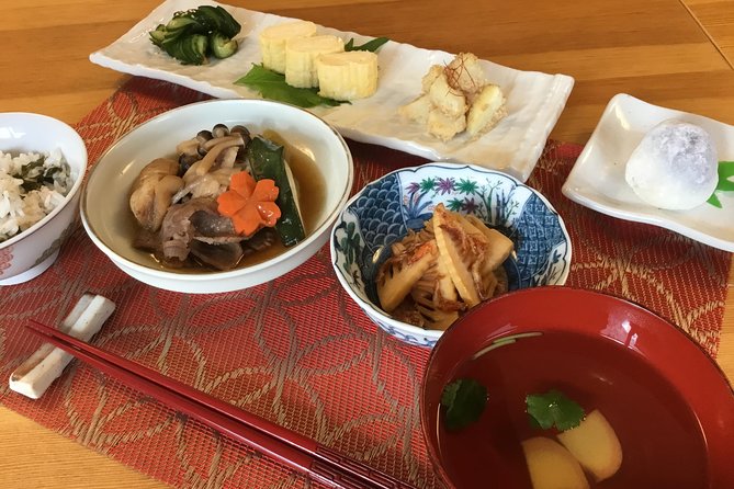 Small-Group Wagyu Beef and 7 Japanese Dishes Tokyo Cooking Class - Instructor support: how English teaching makes it doable
